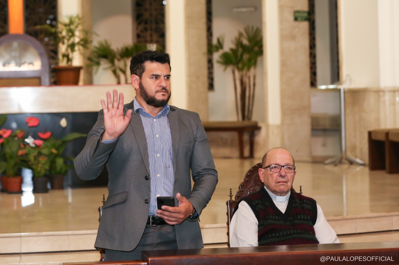 Miller Gomes em cerimônia religiosa